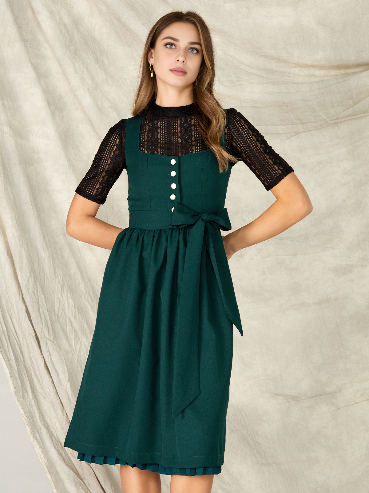 Rosa Dirndlbluse mit Spitzenbesatz