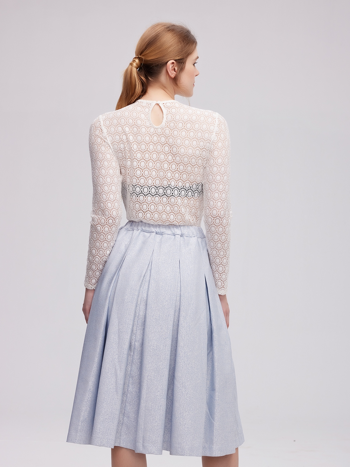 Dirndl in Blau mit modernem Schnitt