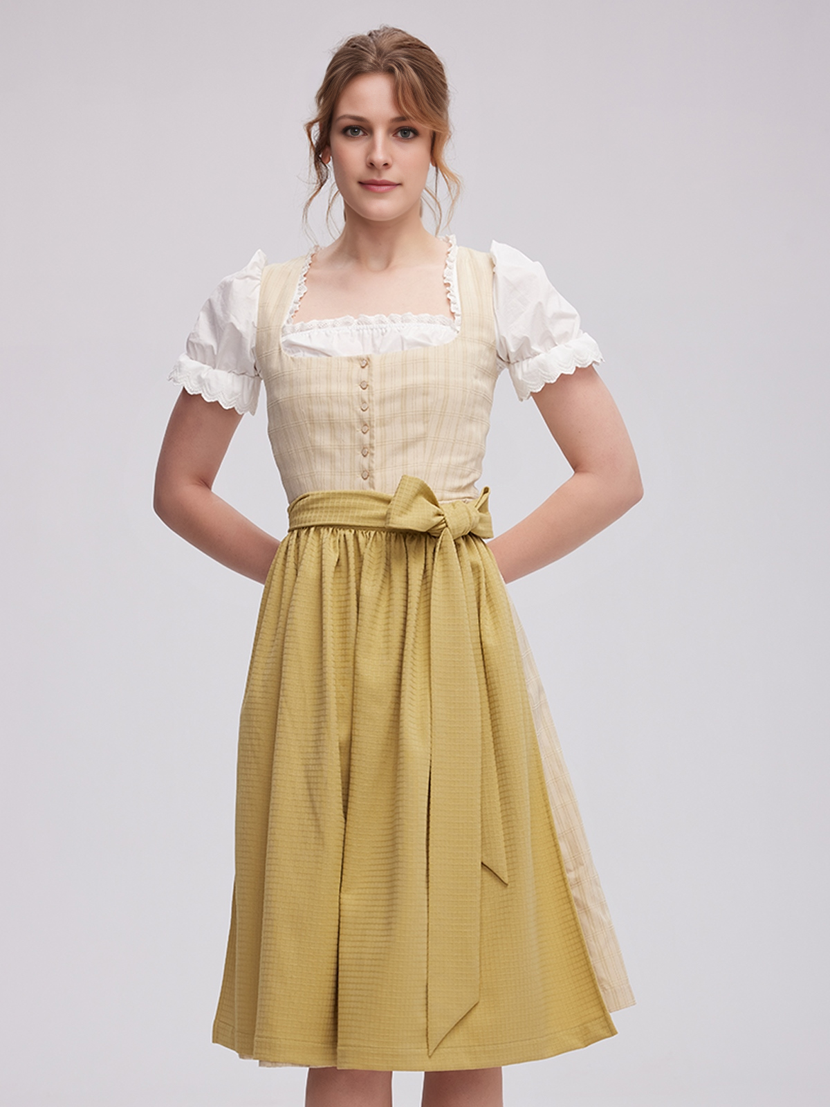 Grau Rosa Dirndl mit floralen Details