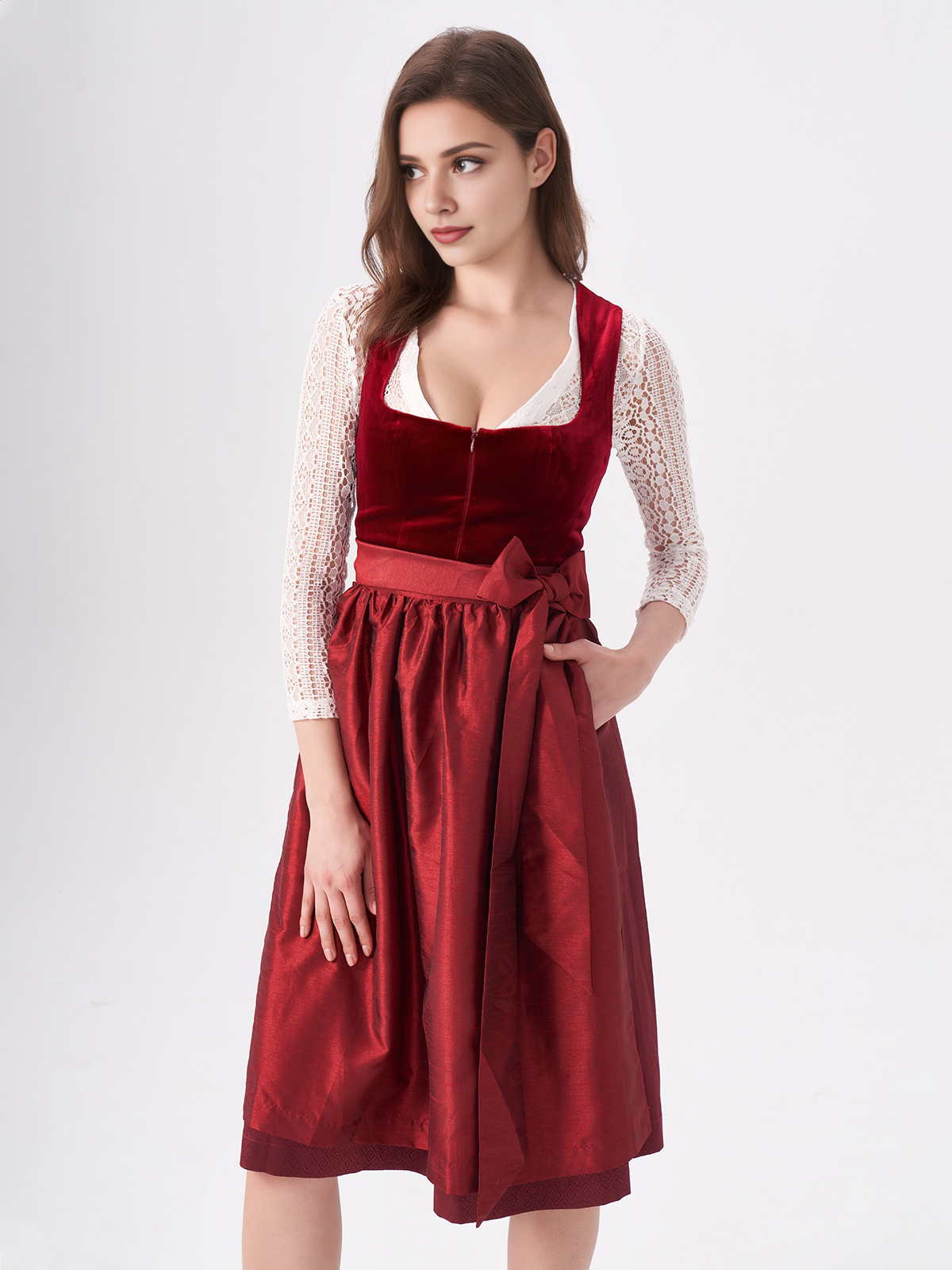 Modernes rosa Dirndl mit taillierter Silhouette