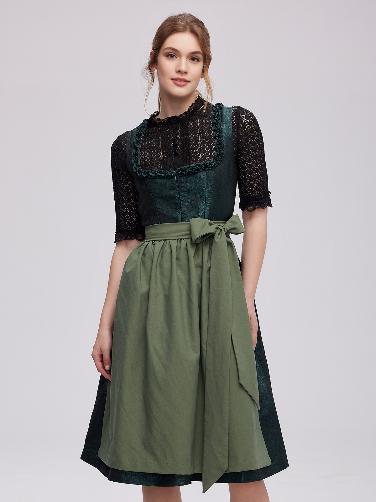 Modernes grünes Dirndl als stilvolle Alternative