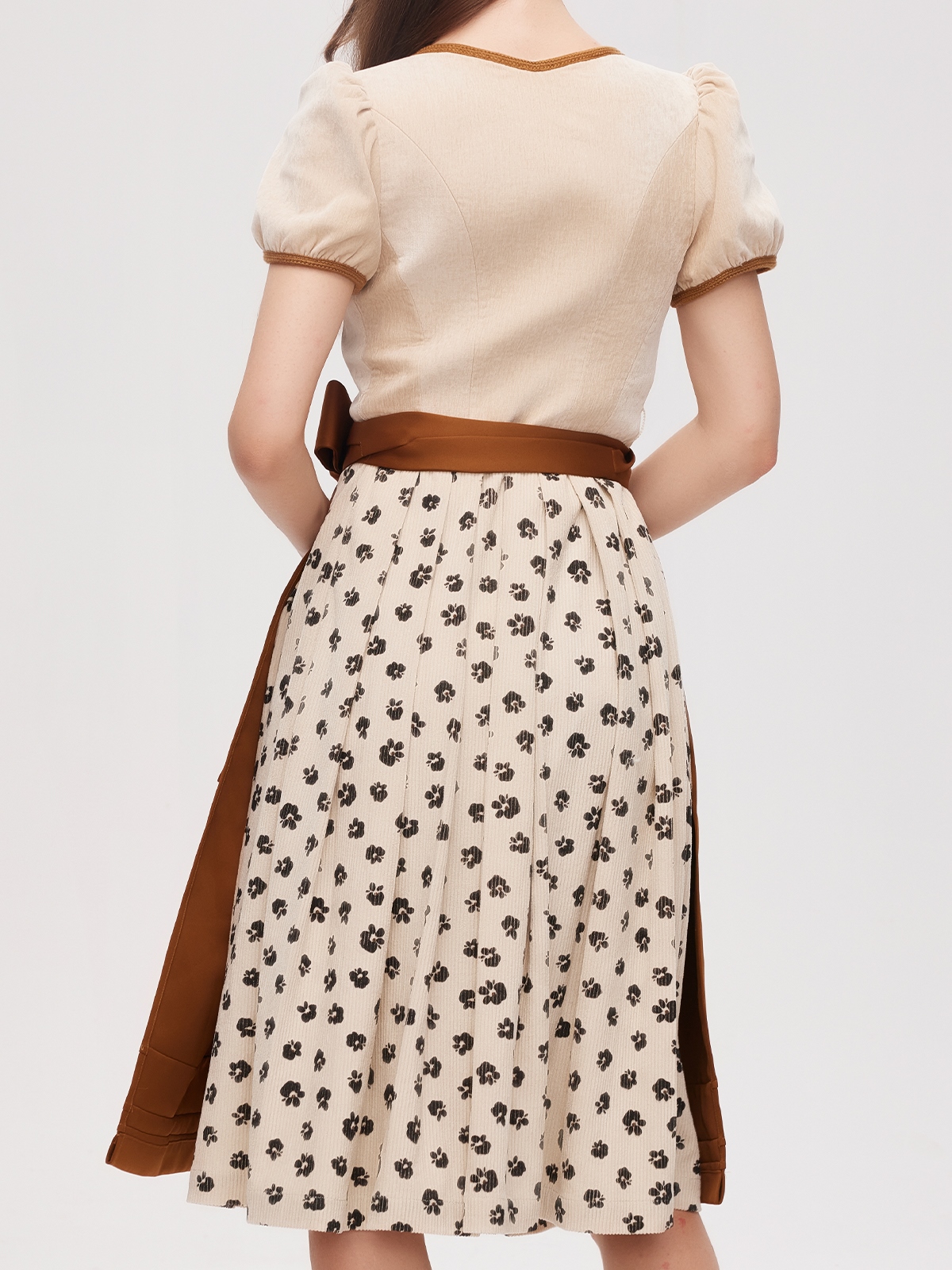Dirndl in Braun – ein zeitloser Klassiker