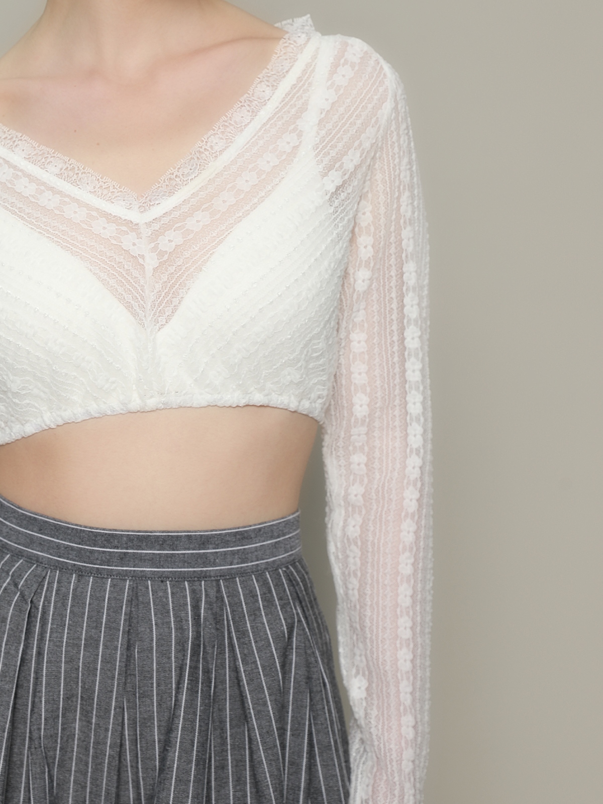 Dirndlbluse in Weiß mit blauem Mieder