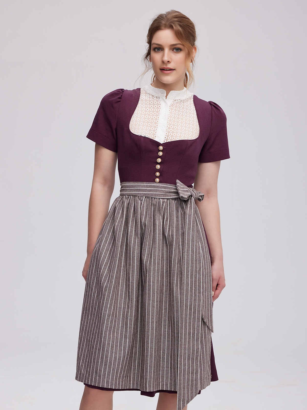 Klassisches schwarzes Ehreer Dirndl