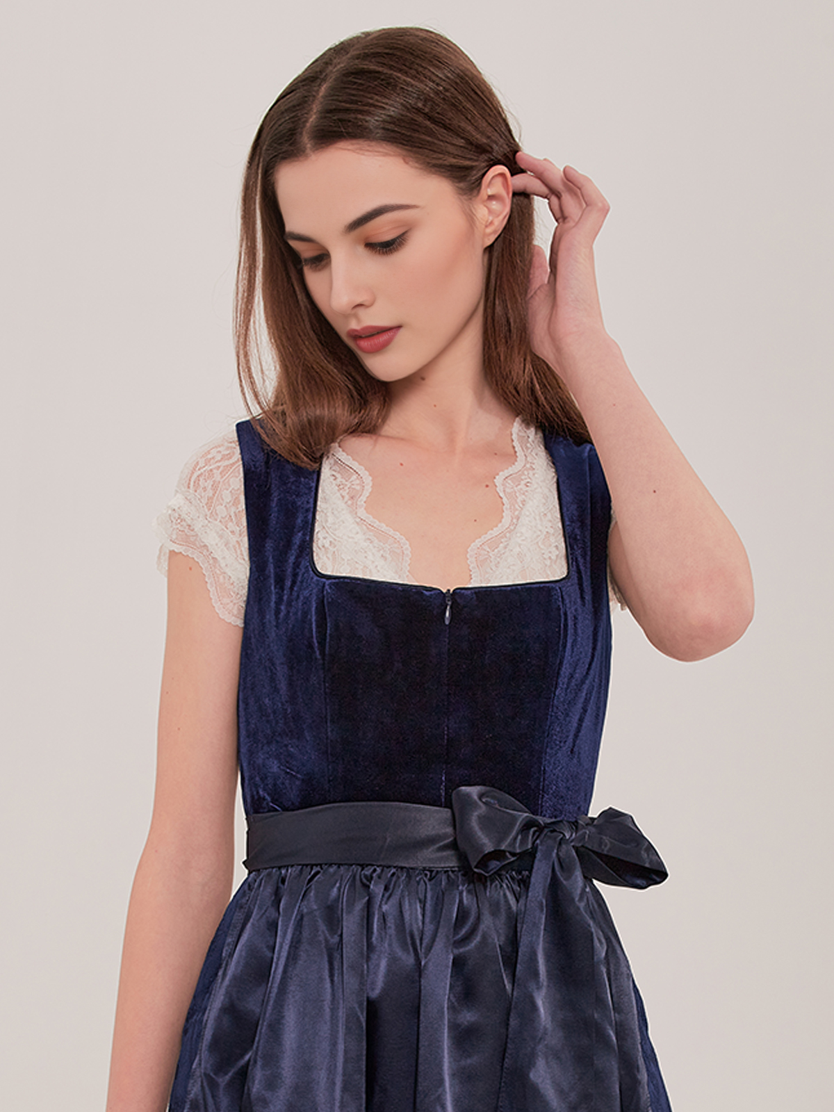 Dirndl Olive in eleganter Ausführung
