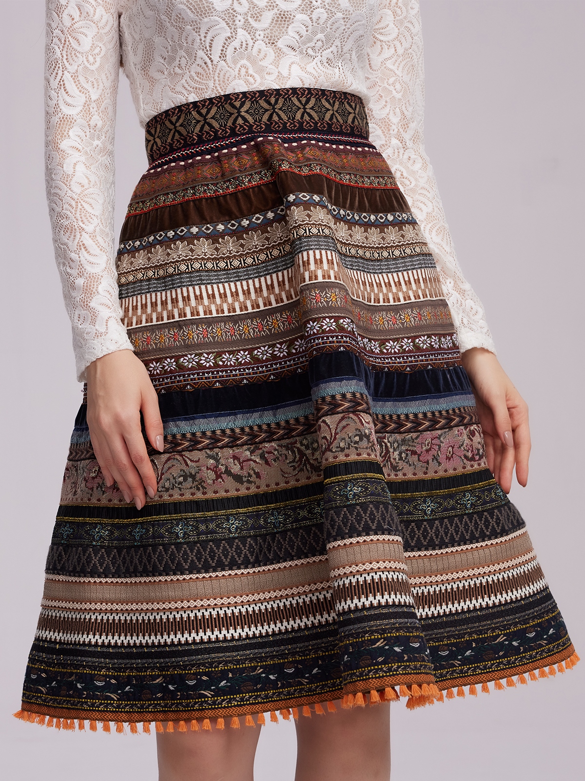 Modernes Dirndl in Braun